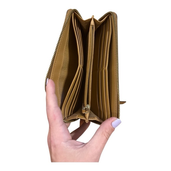 FOSSIL Brown Zip Wallet - Picture 4 of 4